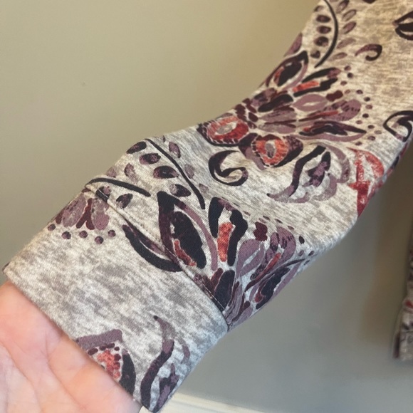 Croft & Barrow Women’s Floral Long Sleeve Top - Picture 5 of 7